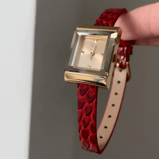Square Dial Quartz Watch: Äkta läderrem