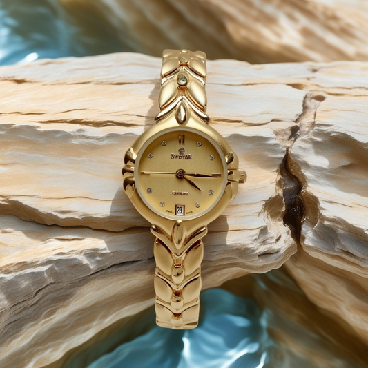 Golden Ivy – Sculpted Leaf-Link Timepiece