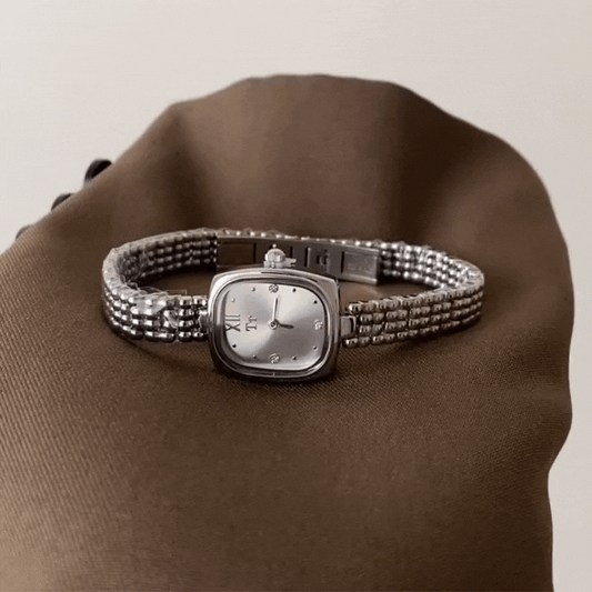 Montre carrée en argent et diamants : élégante montre à quartz étanche