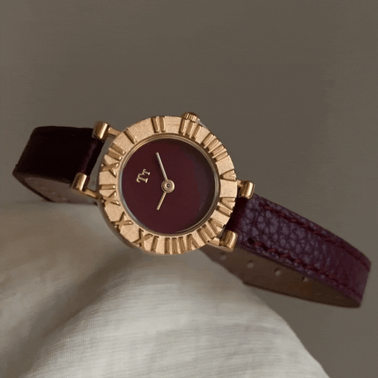 Montre Crimson Charm : Montre en cuir doré et rouge
