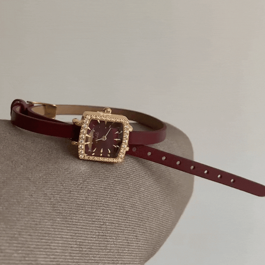 Montre Ankara en cuir rouge à double bracelet carré