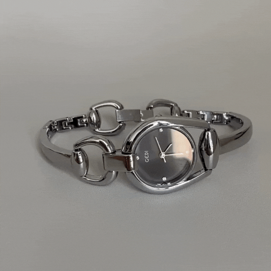 Silver Horseshoe-Link Women’s Watch – Black Round Dial | Quartz
