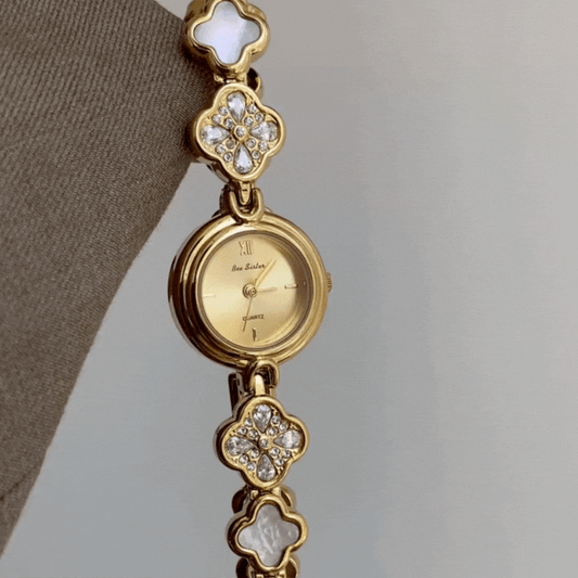 White-Gold Women’s Round Gold Dial Diamond-Accent Clover Bracelet Quartz Watch Vintage Style – Clover Shine