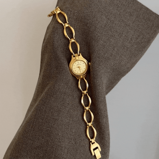 Golden Halo – Gold Chain Bracelet Women’s Quartz Watch with Small Round Dial