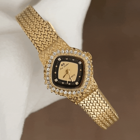 Golden Sheaf – Women’s Quartz Watch with Diamond-Shaped Crystal Case, Black-Edged Gold Dial, and Wheat-Link Bracelet