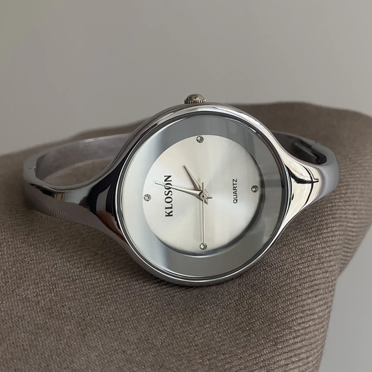 Minimalistische zilveren manchetarmband Watch voor vrouwen - grote witte wijzerplaat, modern en elegant