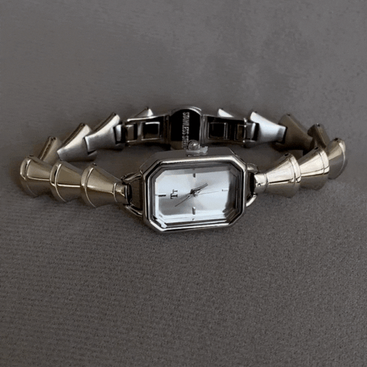 Unique Style: Silver Square Design Strap Quartz Watch