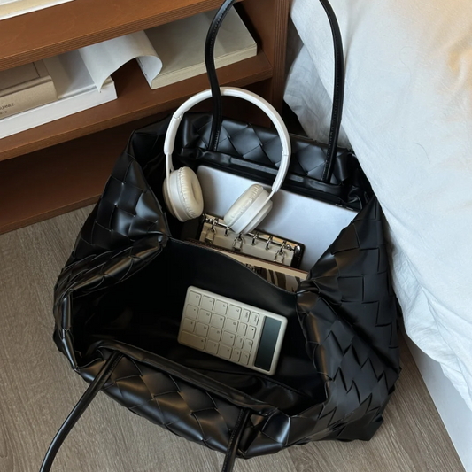 Black Boston Bag – Handmade Old Money-Style Top Handle in Tree-Waxed Cowhide with Quilted Weave | Vera