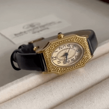 Gilded Noir - Barokframe -horloge van dames met zwarte lederen band