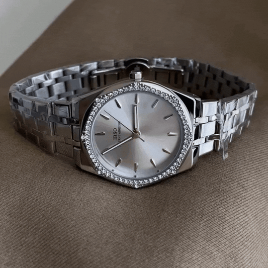 Montre Diamond Edge : montre à quartz irrégulière en acier argenté