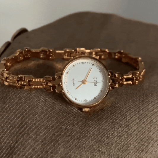 Vintage Luxe: Fehér tárcsázási kvarc órás óra