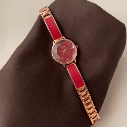 Montre à quartz pour femme avec bracelet en cuir rouge, boîtier doré, cadran étoilé scintillant – Montre élégante et stylée