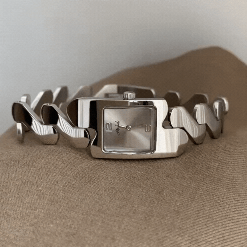 Wrist Watch Gucci Zig Zag Watch Zikzaq Watch At ₹ 1900/piece