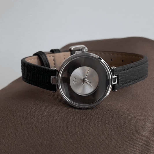 Montre Onyx Grace : Montre minimaliste en cuir avec boîtier argenté