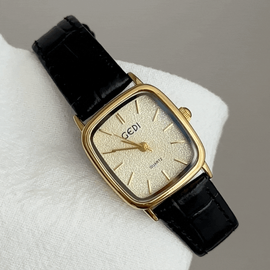 Vintage Women’s Quartz Watch – Black Leather Strap with Gold Square Candy Dial, Elegant Small Retro Style