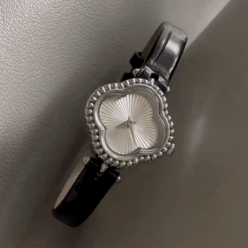 Silver Clover Dial Black Leather Strap Quartz Watch For Women - Elegant & Chic