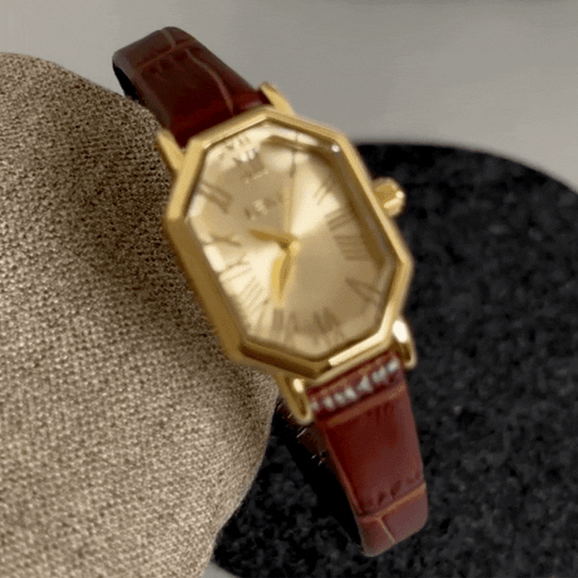 Minimalist Vintage Roman Numeral Women’s Quartz Watch – Small Dial, Brown Strap & Gold Case