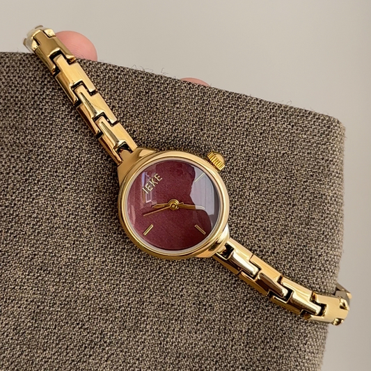 Minimalist Gold Thin Strap Watch with Angola Red Round Dial – Women’s Quartz Watch