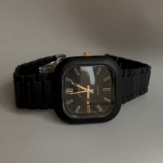 Fashionable Black Square Women’s Quartz Watch – Large Dial Ladies Wristwatch with Gold Hands & Markers