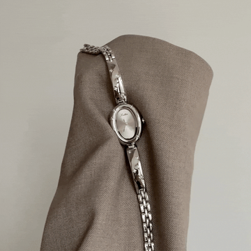 Stella Mist - Kvinners grå skulpturerte klokke med stjerne aksenter