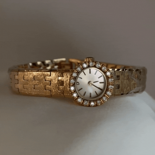 Montre à étincelles dorées : mini-montre à quartz en laiton