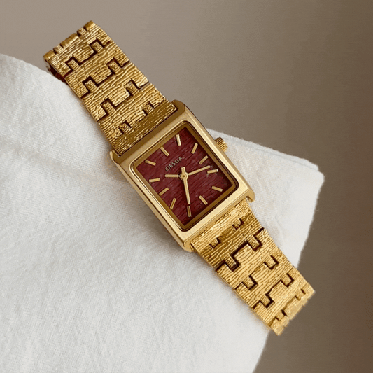 Gold Women Quartz Watch Ripple Bracelet Strap Square Red Dial Vintage Chic Style – Garnet