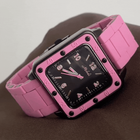 Sporty Pink Silicone Band Black Dial Women's Quartz Watch