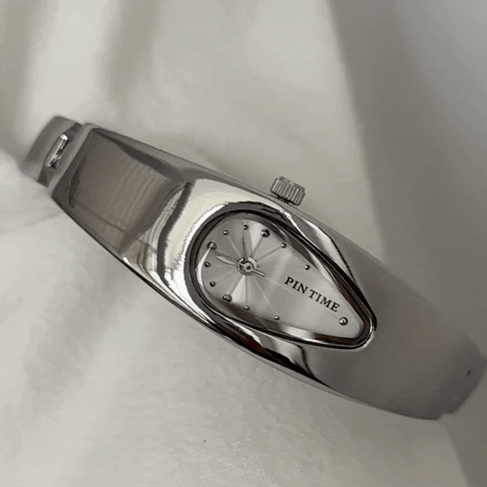 Silver Unisex Teardrop Dial Watch Waterproof Quartz Y2K Vintage Inspired – Nebula