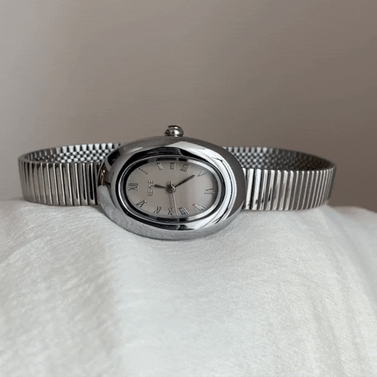 Montre à quartz pour femme avec bracelet en bambou argenté et maillons – Cadran gris ovale, élégante et intemporelle