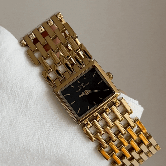 Gold Women’s Wide Strap Square Black Dial Quartz Watch Old Money Style – Noir Héritage