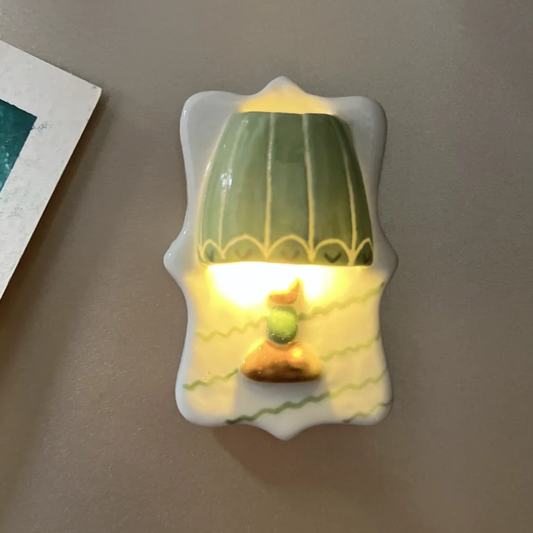 Hand-Painted Green Vintage Lamp Ceramic Fridge Magnet – Handmade Retro Table Lamp Refrigerator Decor