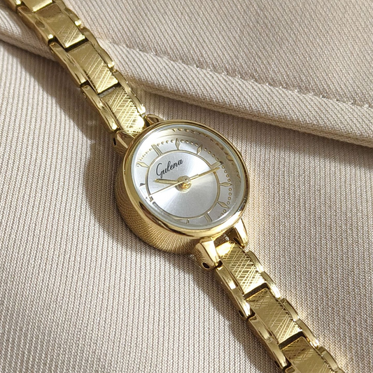 Celestia – Vintage Gold Timepiece