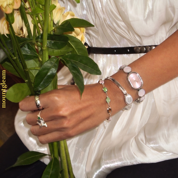 Sands of Rose Timepiece: Irregular Chain Quartz Watch