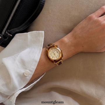 Fashion Amber Pattern Gold-Tone Women’s Quartz Watch – Stylish Round Dial Ladies Wristwatch