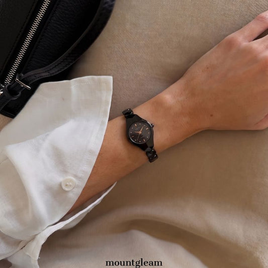 Edgy Black Minimalist: Sleek & Stylish Slim Strap Quartz Watch