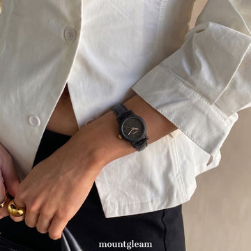 Modern Minimal – Women’s All-Black Small Round Quartz Watch