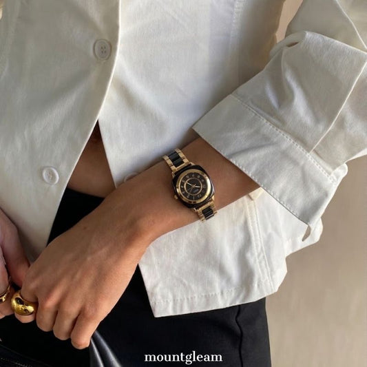 Geometric Contrast: Black Round Dial Watch with Black Rectangular Bezel & Gold-Black Alternating Alloy Bracelet