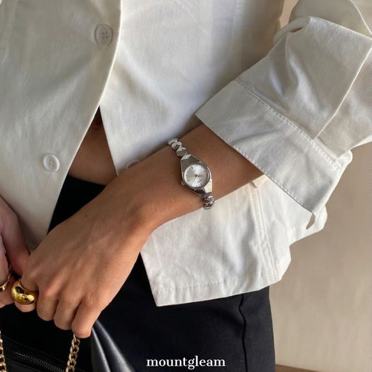 Damen-Quarzuhr – Silberperlenarmband-Stil mit unregelmäßigem Gehäuse und kleinem runden Zifferblatt