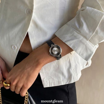 Onyx Grace Timepiece: Silver Case Minimalist Leather Watch