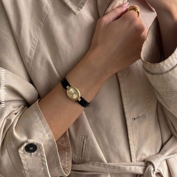 Vintage-Quarzuhr im französischen Stil für Damen – ovales goldenes Zifferblatt & Schwarzes Lederarmband