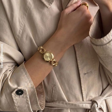 Golden Flair Timepiece: Uregelmæssig kæde kvartsur
