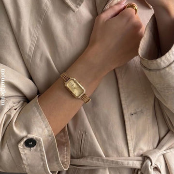 Minimalist Gold Bracelet Watch with Rectangular Dial – Women’s Quartz Watch
