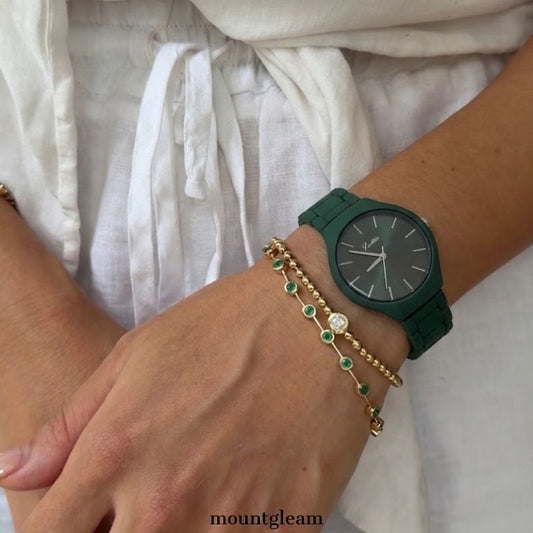 Natural Elegance: Green Round Dial Watch with Green Stainless Steel Bracelet