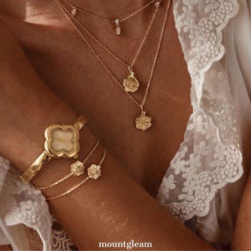 Modern Classic: A Fusion of Iconic Form – Golden Clover Dial, Matching Bezel & Steel Bracelet
