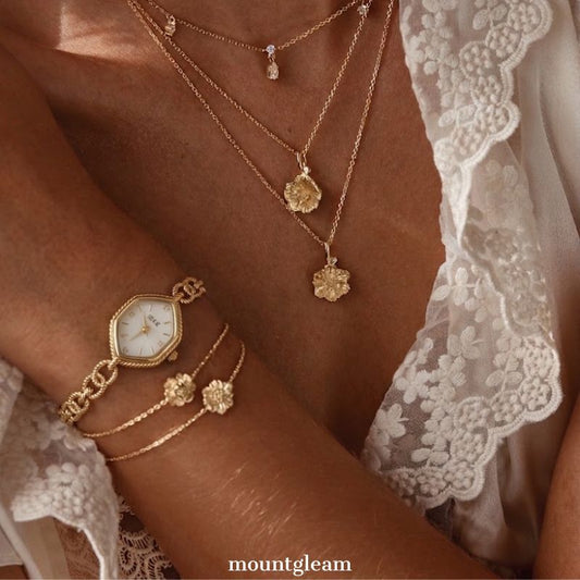 Open-Work Airy：White Polygonal Dial Watch – Gold Polygonal Bezel & Gold Stainless Steel Open-Work Round Link Bracelet Quartz