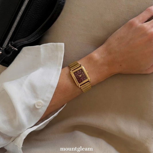 Sophisticated Glamour Brown Square Dial Watch – Gold Bezel & Gold Alloy Bracelet Quartz
