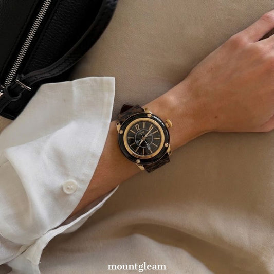 Leopard Chic: Black Round Dial Watch with Black Bezel & Brown Leopard Print Silicone Strap