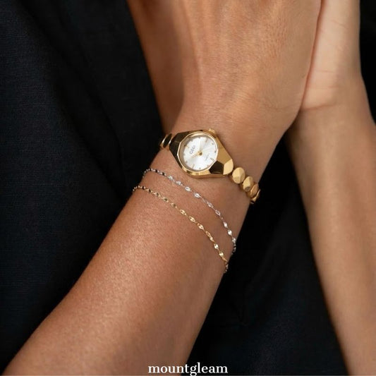 Metropolitan White Round Dial Watch – Gold Bezel & Gold Alloy Bracelet Quartz