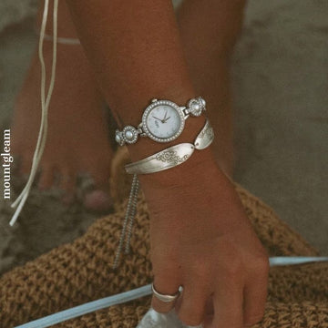 Luxury Frosted Elegance: Silver Pearl Chain & Pearl Dial Watch