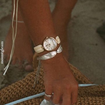 Bamboo Grace Timepiece: Luxe Textured Strap Watch